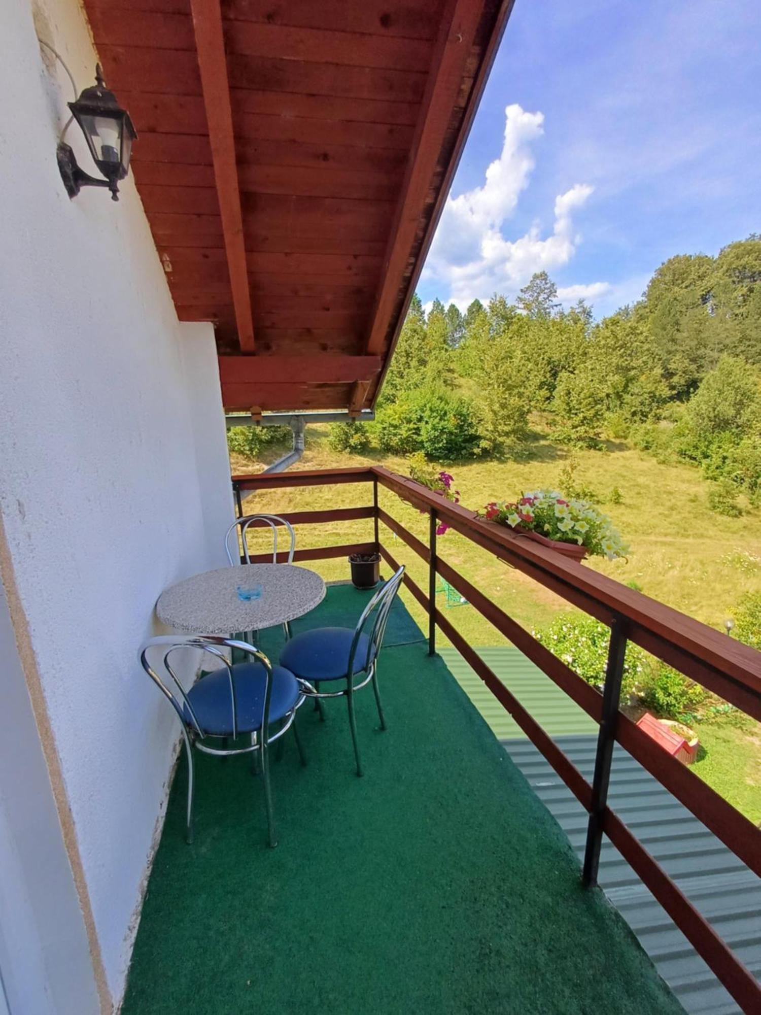 Apartman Denis Una Luzine Εξωτερικό φωτογραφία