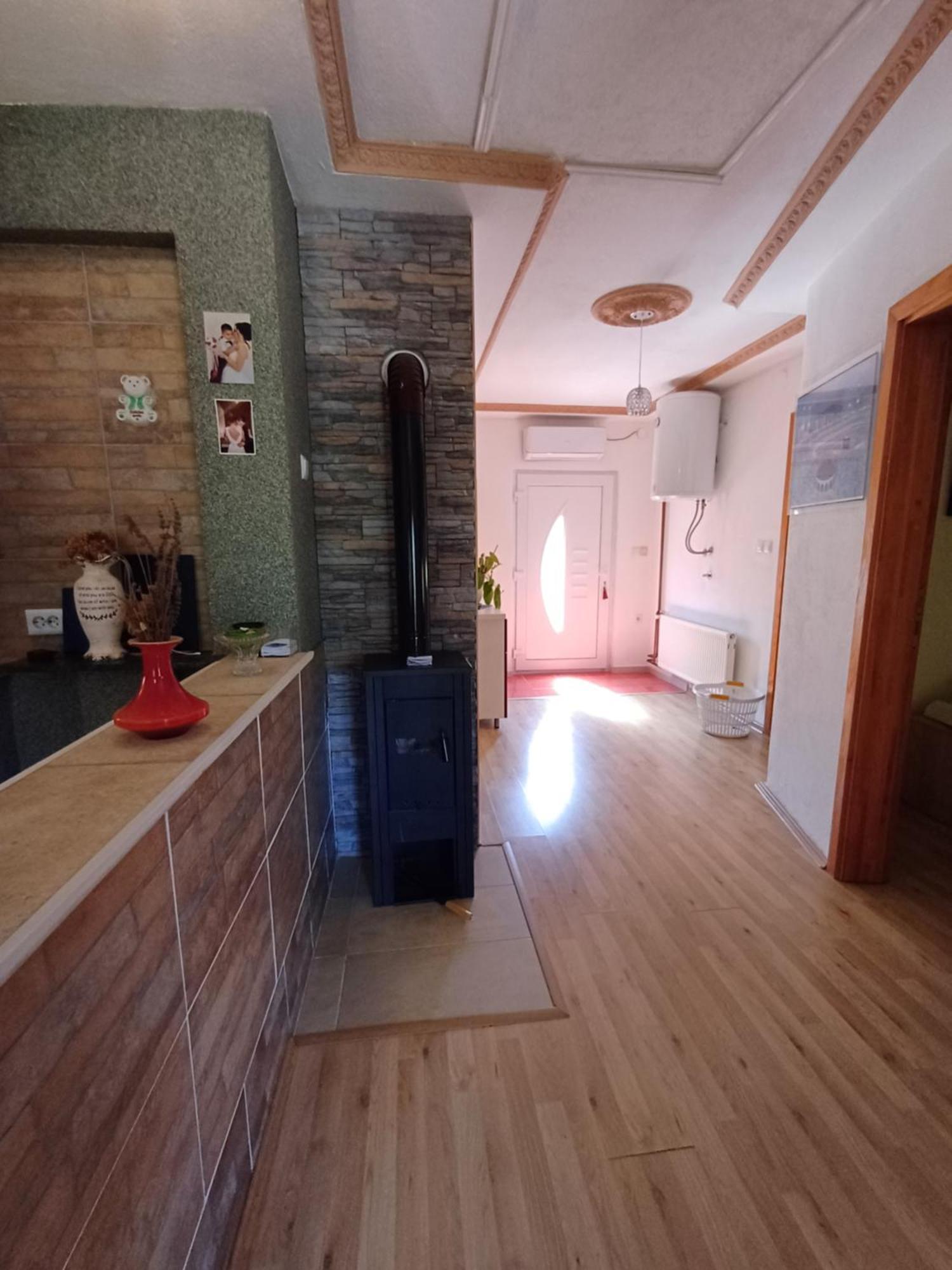 Apartman Denis Una Luzine Εξωτερικό φωτογραφία