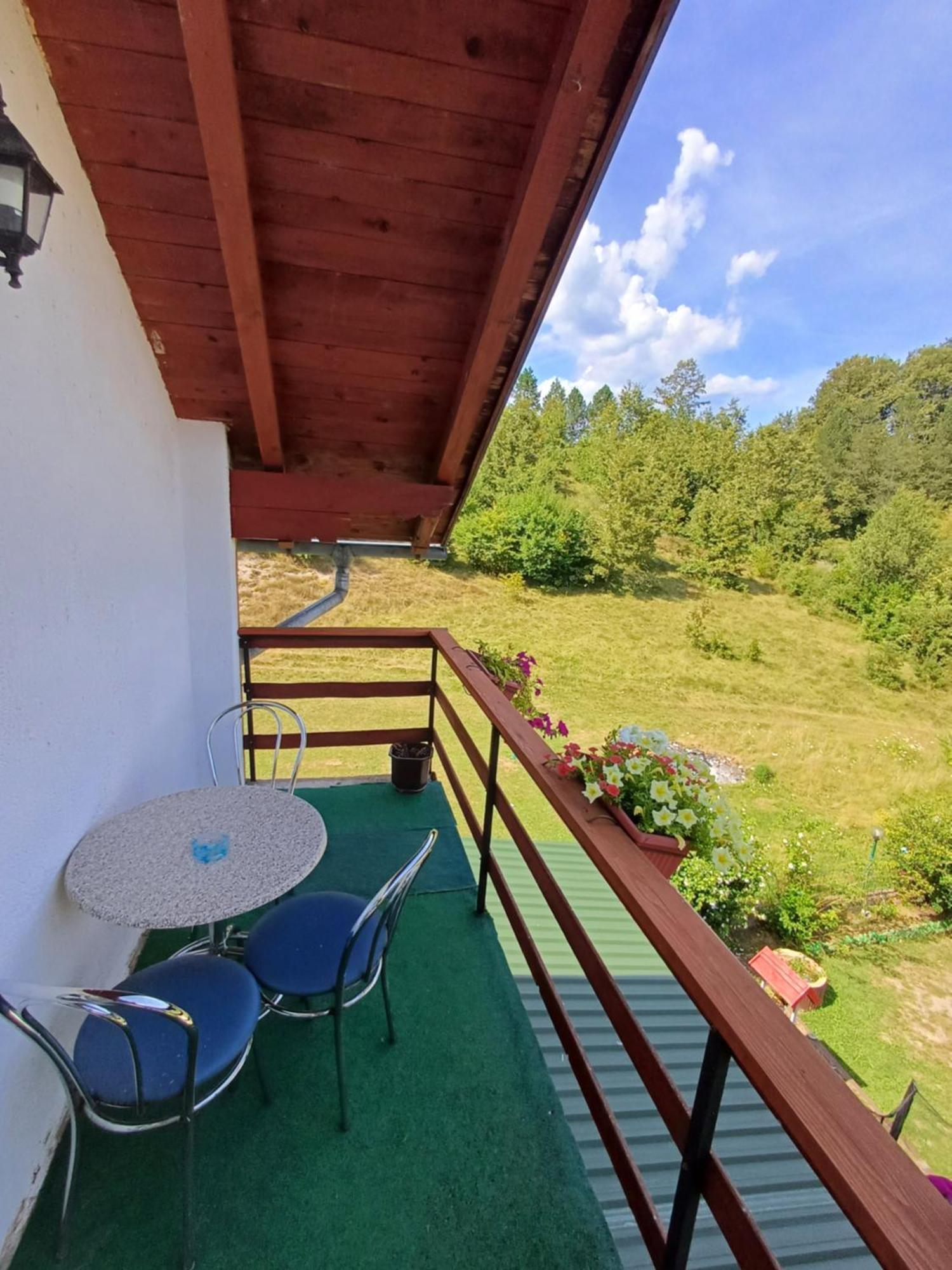 Apartman Denis Una Luzine Εξωτερικό φωτογραφία