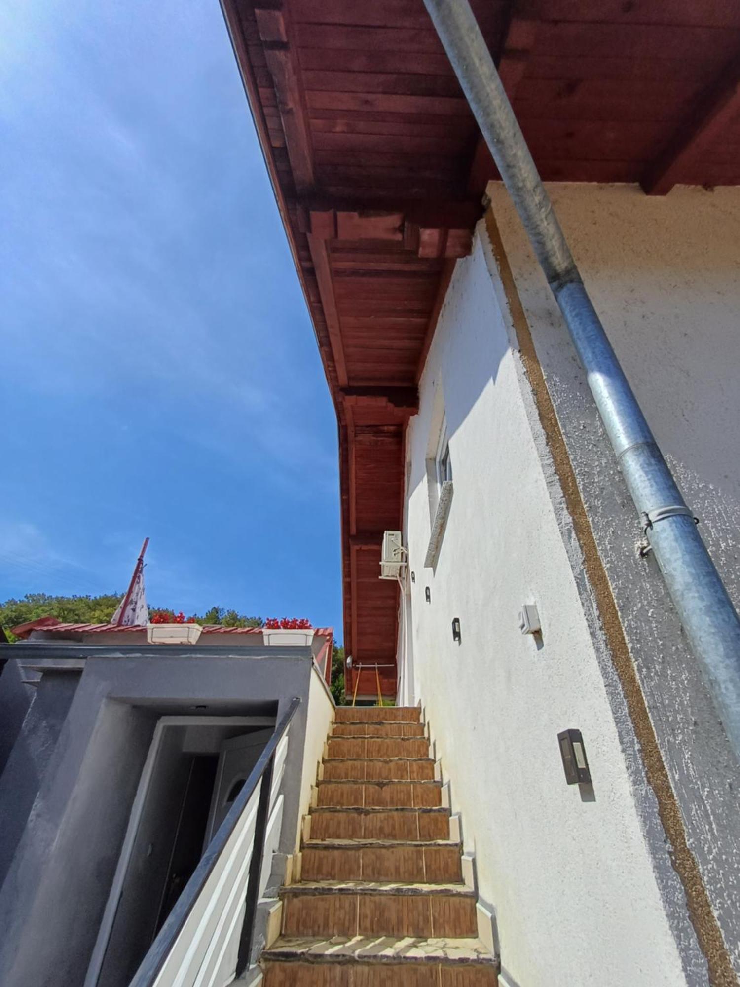 Apartman Denis Una Luzine Εξωτερικό φωτογραφία